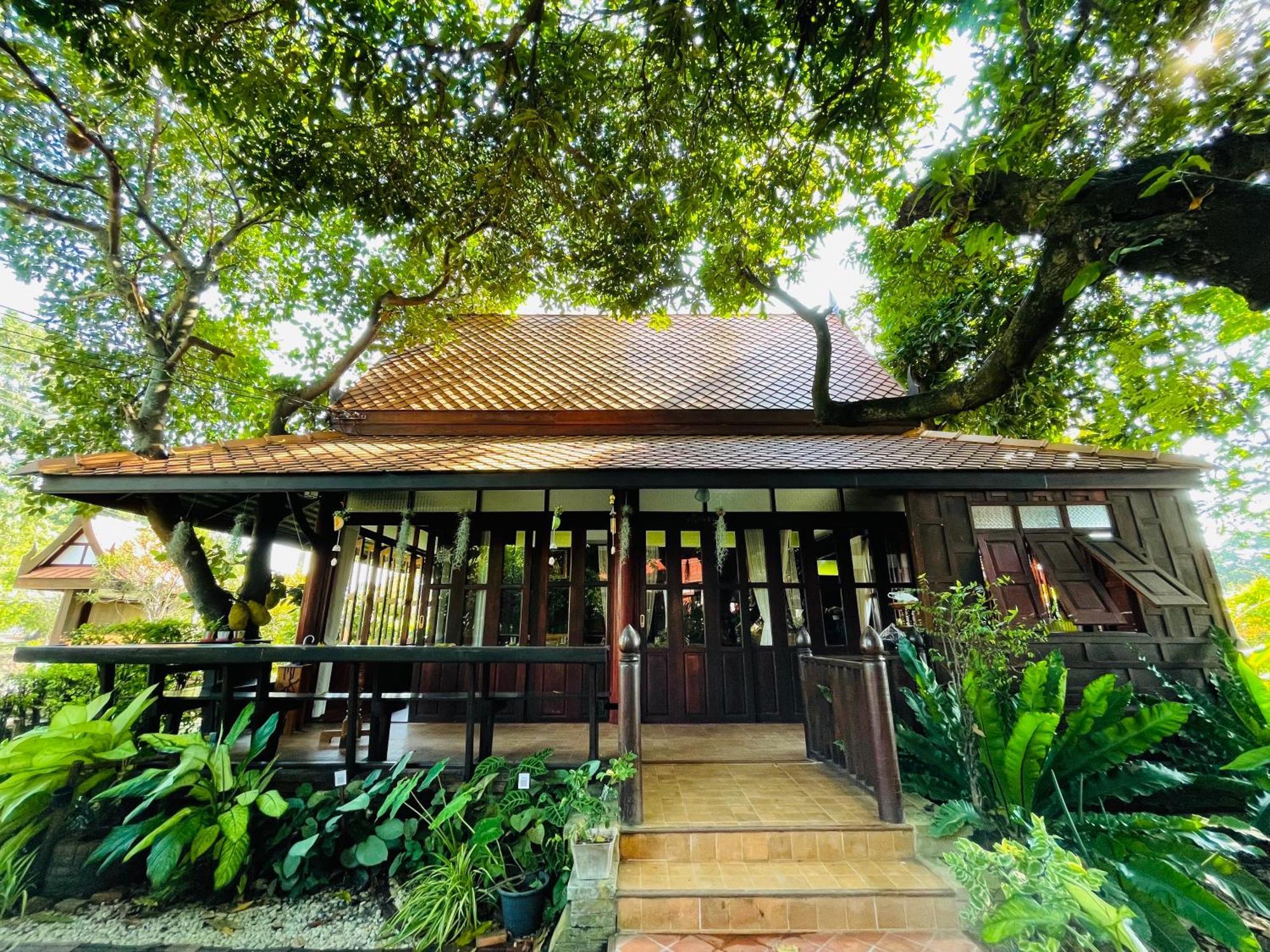 Baan Lhang Wangh บ้านหลังวัง Phitsanulok Extérieur photo